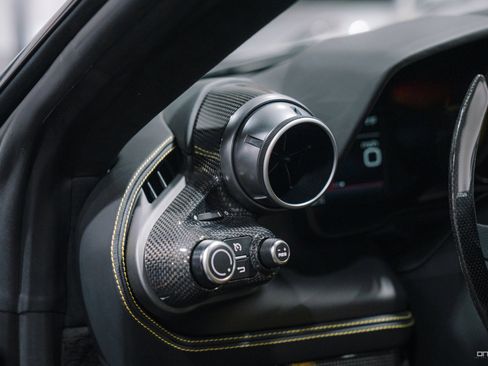 Used 2022 Ferrari F8 Tributo RWD image 37