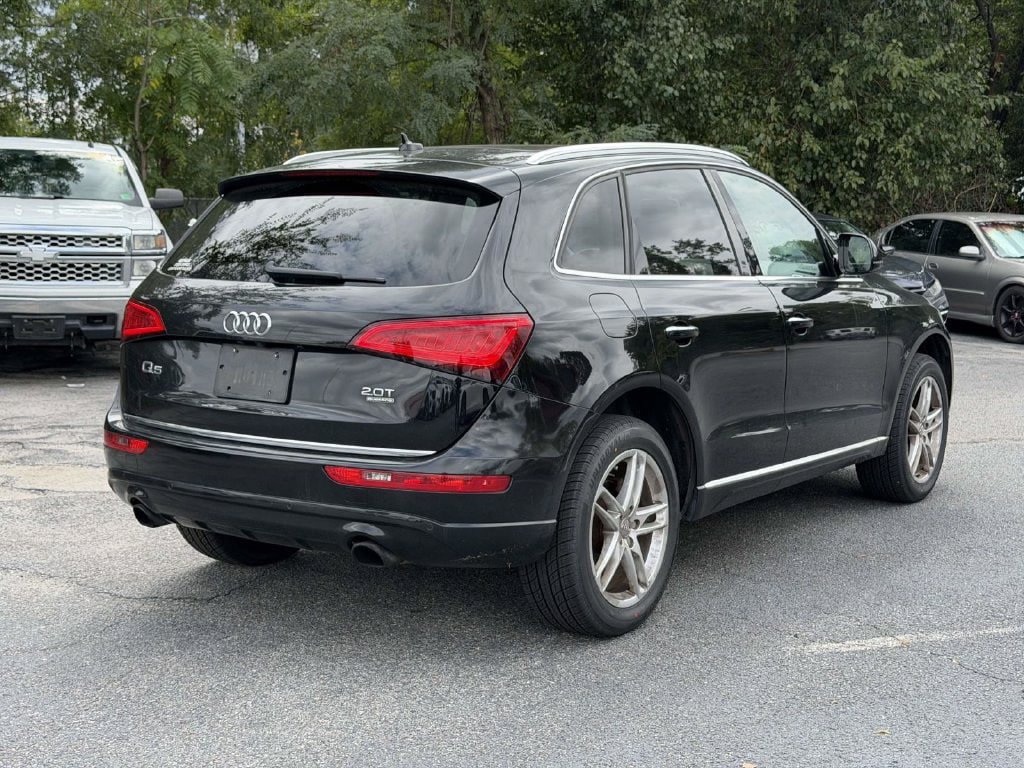 Used 2017 Audi Q5 2.0T Premium Plus w/ Technology Package AWD/4WD image 2