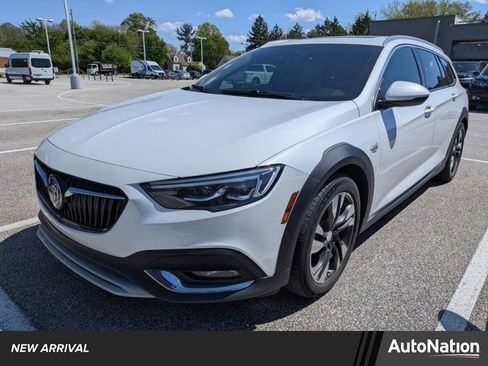 Used 2019 Buick Regal Essence w/ Driver Confidence Package I AWD/4WD image 1