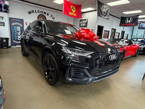 Used 2021 Audi Q8 Premium Plus w/ Premium Plus Package AWD/4WD image 2