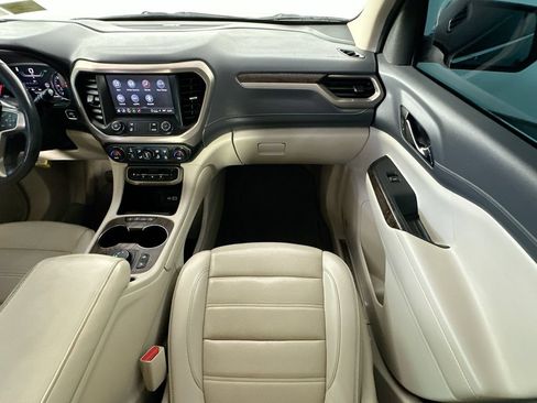 Used 2021 GMC Acadia Denali w/ Denali Technology Package FWD image 11