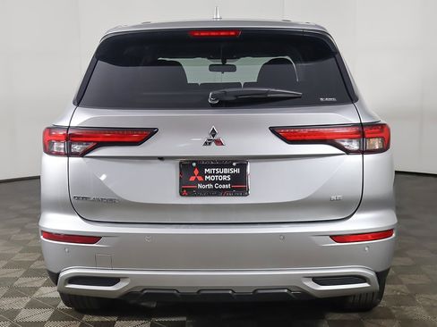 Used 2024 Mitsubishi Outlander SE image 14