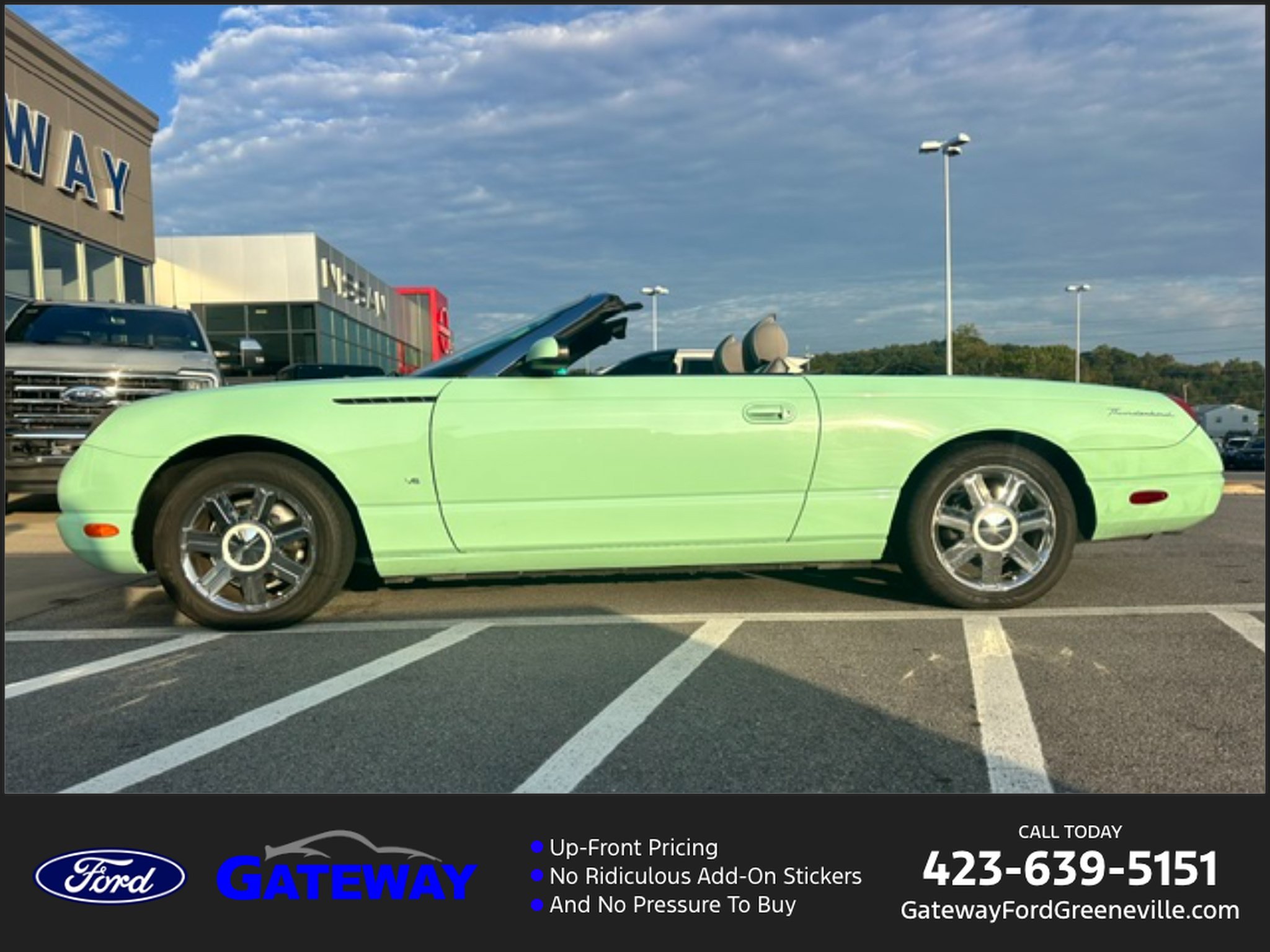 Used 2004 Ford Thunderbird RWD image 1