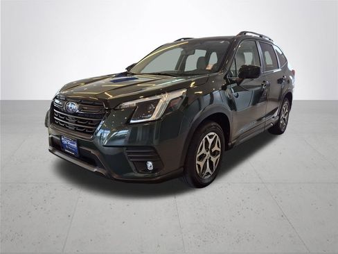 Used 2024 Subaru Forester Premium AWD/4WD image 2