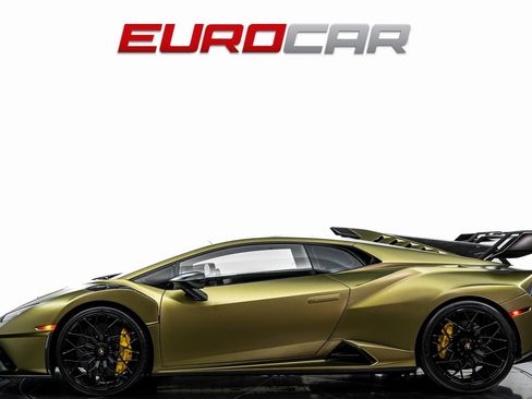 Used 2022 Lamborghini Huracan STO image 2