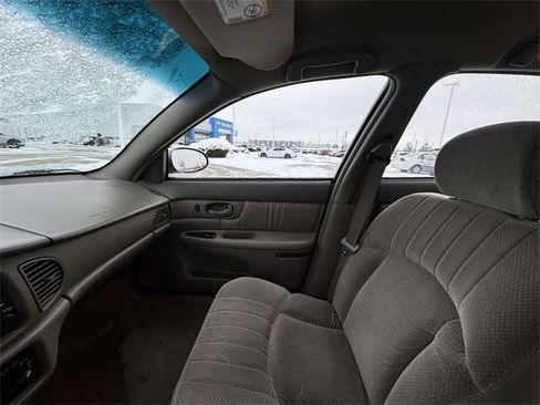 Used 2005 Buick Century Custom image 17