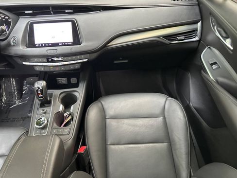 Used 2019 Cadillac XT4 Premium Luxury AWD/4WD image 7
