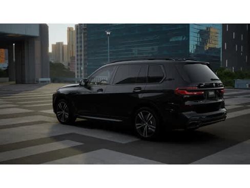 New 2026 BMW X7 M60i image 2