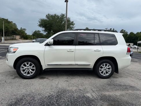 Used 2019 Toyota Land Cruiser w/ Four Season Floor Mat Package AWD/4WD image 4