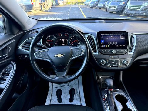 Used 2022 Chevrolet Malibu RS image 18