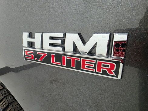 Used 2019 RAM 1500 Classic SLT image 32