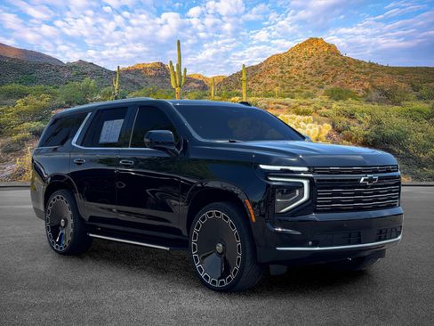 Used 2025 Chevrolet Tahoe High Country AWD/4WD image 2