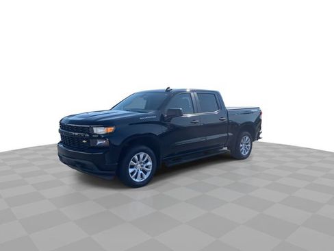 Used 2020 Chevrolet Silverado 1500 Custom w/ Custom Value Package AWD/4WD image 4