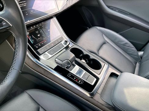 Used 2021 Audi Q8 Premium Plus image 15