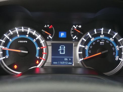 Used 2015 Toyota 4Runner SR5 RWD image 18