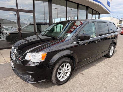 Used 2020 Dodge Grand Caravan SXT image 1