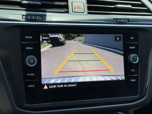 Used 2018 Volkswagen Tiguan SE FWD image 4