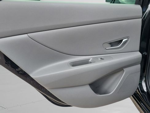 Certified 2025 Hyundai Elantra Sport image 27