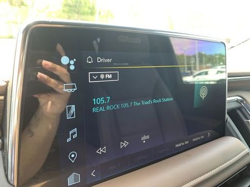 Used 2024 Chevrolet Suburban High Country image 24