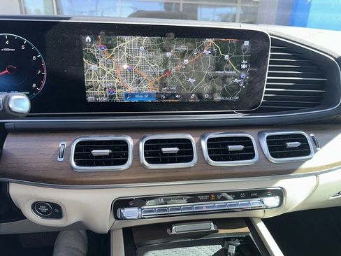 Used 2021 Mercedes-Benz GLS 450 4MATIC image 7