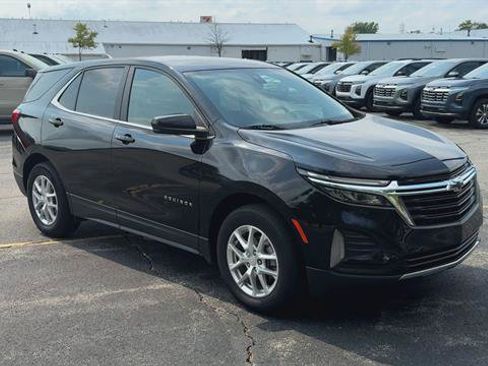 Used 2024 Chevrolet Equinox LT w/ LPO, Floor Liner Package FWD image 2