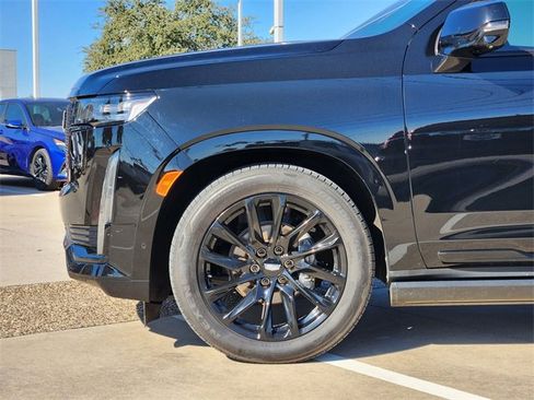 Used 2023 Cadillac Escalade Sport Platinum w/ LPO, ONYX Package image 6