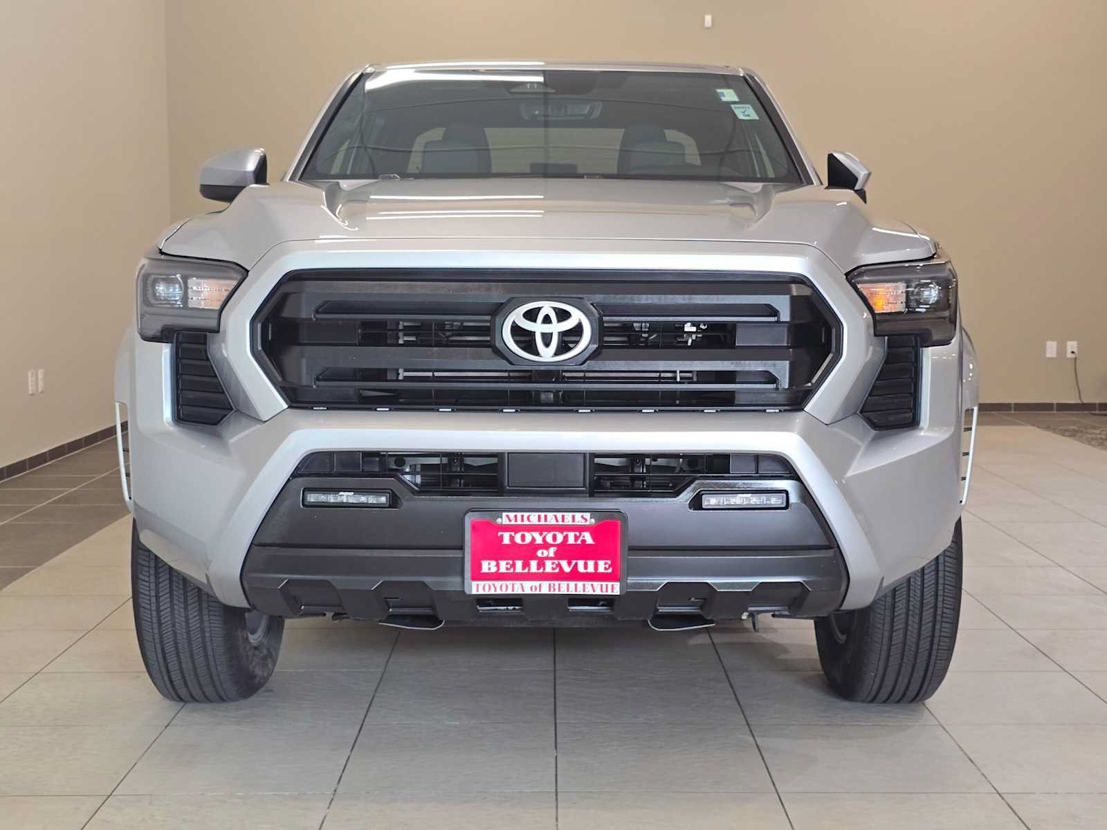 Certified 2025 Toyota Tacoma SR5 AWD/4WD image 6