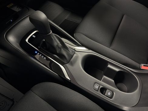 Used 2025 Toyota Corolla LE w/ LE Premium Package FWD image 11