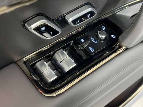 Used 2024 Land Rover Range Rover Sport Dynamic SE image 11