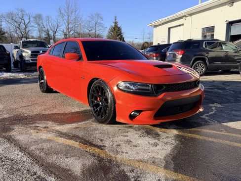 Used 2016 Dodge Charger R/T Scat Pack w/ Technology Group RWD image 5