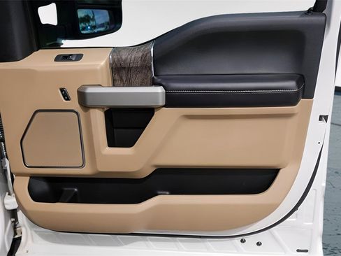 Used 2017 Ford F250 Lariat w/ Lariat Ultimate Package image 33