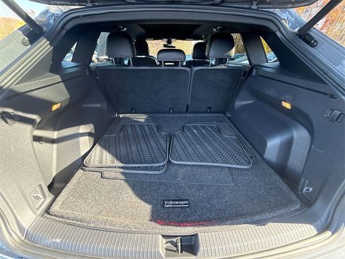 Used 2022 Volkswagen Atlas Cross Sport SEL R-Line image 21