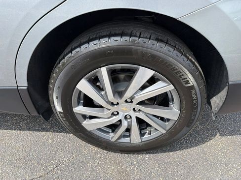 Used 2023 Chevrolet Equinox Premier AWD/4WD image 4