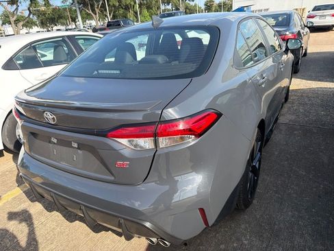 Used 2025 Toyota Corolla SE FWD image 5