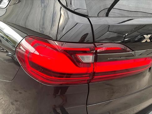 Used 2022 BMW X7 M50i AWD/4WD image 29