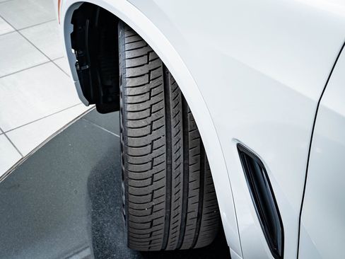 Used 2023 BMW X5 xDrive40i w/ M Sport Package image 40