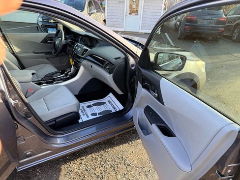 Used 2016 Honda Accord LX image 23