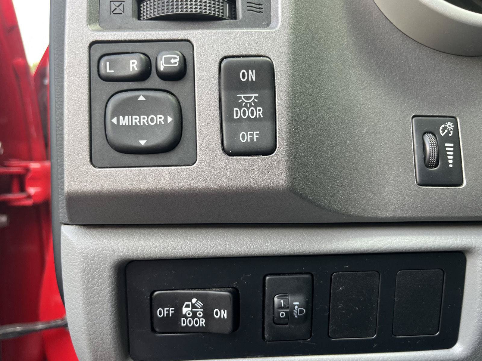 Used 2012 Toyota Tundra Limited w/ Memory Pkg RWD image 9