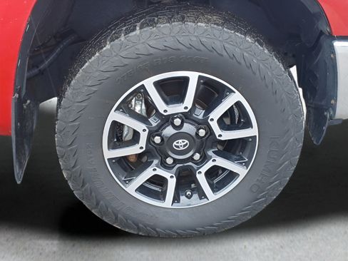 Used 2018 Toyota Tundra Limited w/ Limited Premium Package AWD/4WD image 31