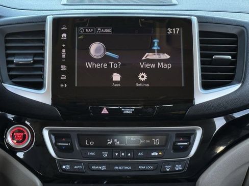 Used 2018 Honda Pilot Elite image 17