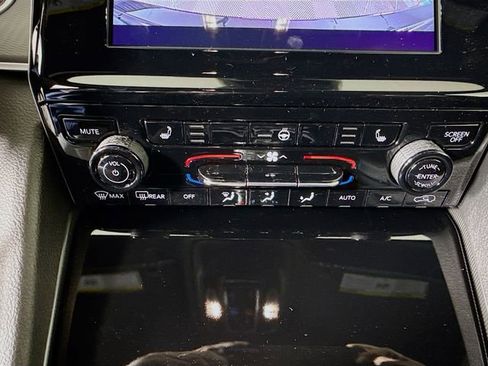 New 2025 Jeep Grand Cherokee Altitude image 15