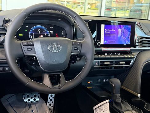 Certified 2026 Toyota Camry SE w/ Convenience Package FWD image 32