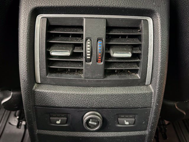 Used 2017 BMW 330i xDrive Sedan AWD/4WD image 11
