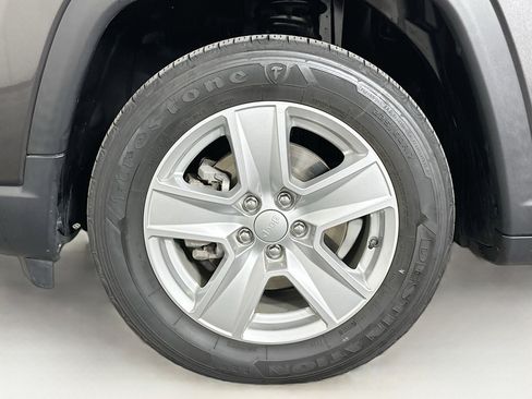 Used 2022 Jeep Compass Latitude w/ Convenience Group image 11