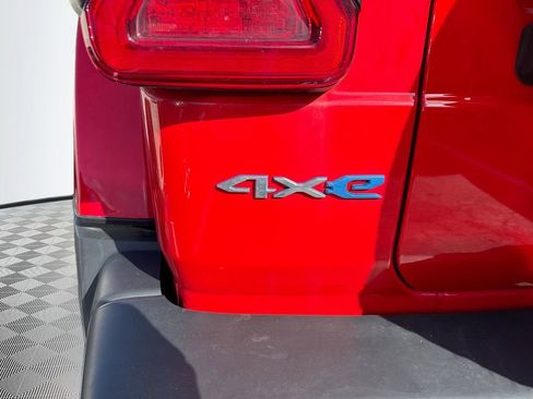 Used 2021 Jeep Wrangler Unlimited Sahara w/ Cold Weather Group image 9