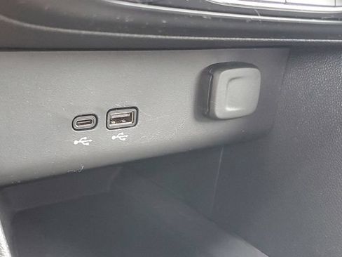Certified 2024 Buick Encore GX Preferred FWD image 28