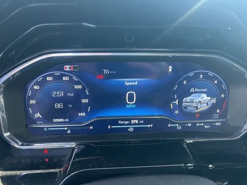 Used 2025 Chevrolet Silverado 1500 RST w/ Convenience Package II AWD/4WD image 4