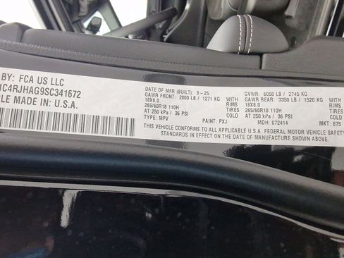 New 2025 Jeep Grand Cherokee Altitude image 11