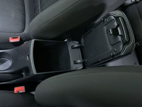 Used 2024 Hyundai Venue SE image 19