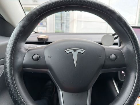 Used 2020 Tesla Model 3 Standard Range Plus image 15